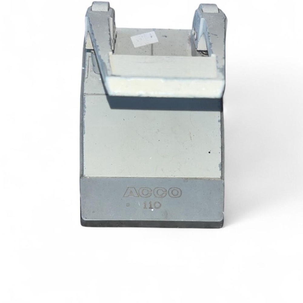 ACCO Metallic Vintage Hole Puncher
